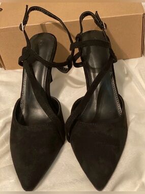 Black Strappy Women's Heel Sandal Suede-Like Size 8.5 NIB
